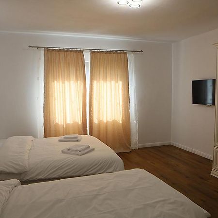 Casa Carmen Otel Poienile Izei Dış mekan fotoğraf