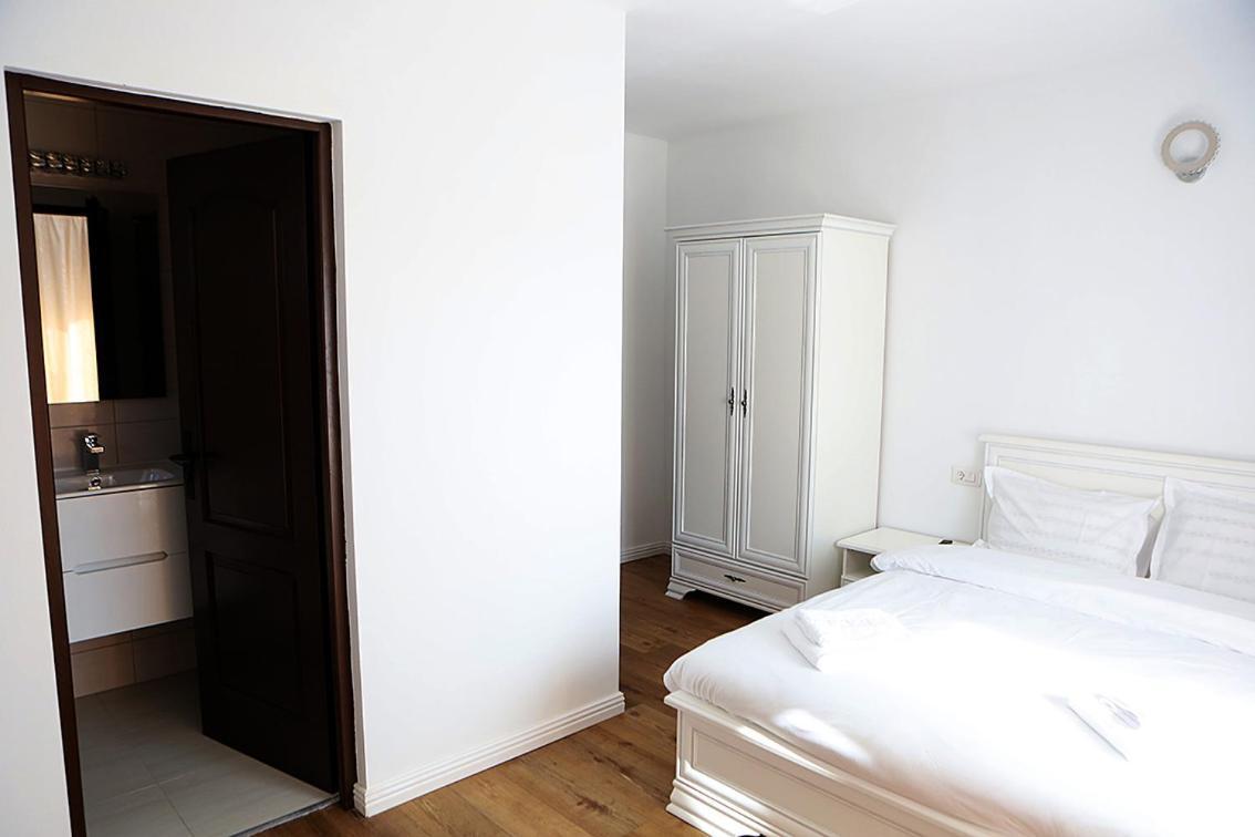 Casa Carmen Otel Poienile Izei Dış mekan fotoğraf
