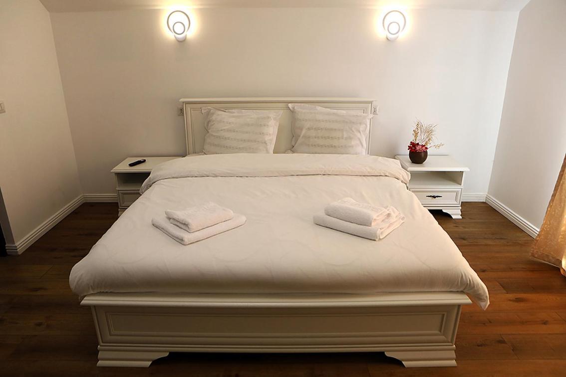 Casa Carmen Otel Poienile Izei Dış mekan fotoğraf