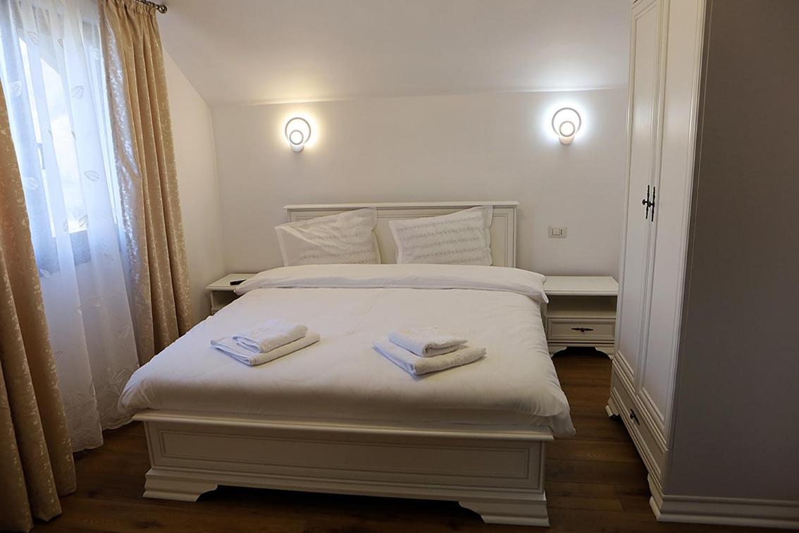Casa Carmen Otel Poienile Izei Dış mekan fotoğraf